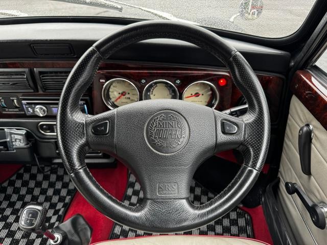 0904306A30260803W00107.jpg