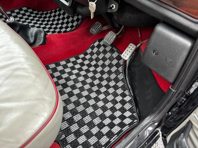 0904306A30260803W00117.jpg
