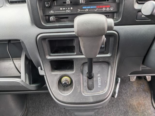 0902355A30260825W00212.jpg