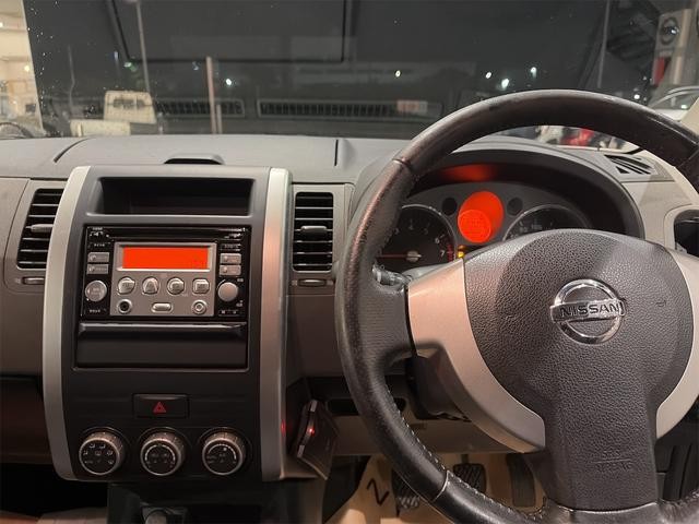 9031198A30260913W00115.jpg
