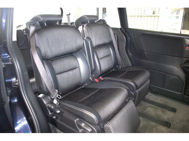 0509884A30260929W00207.jpg