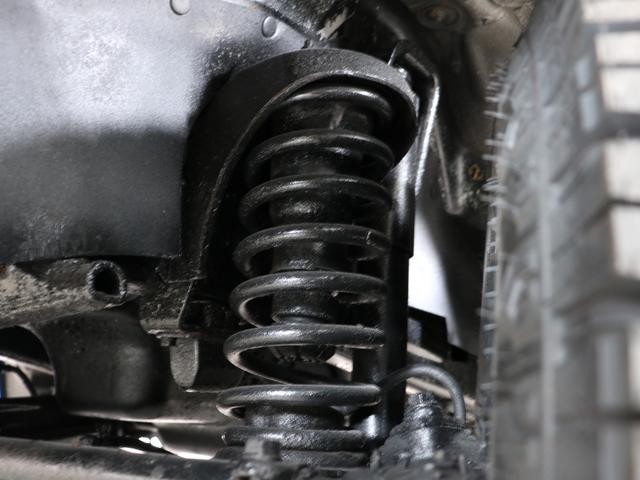 0560694A30260807W00219.jpg