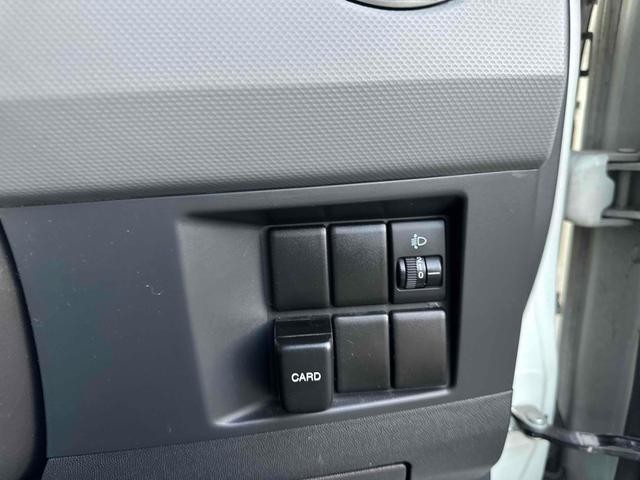 0404481A30251116W00205.jpg