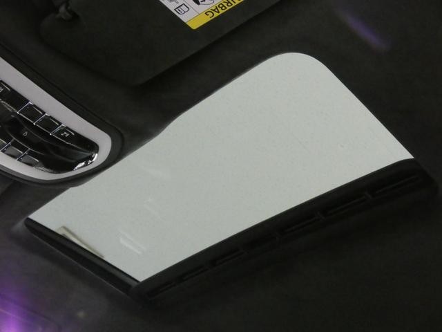 9540272A30260830W00103.jpg