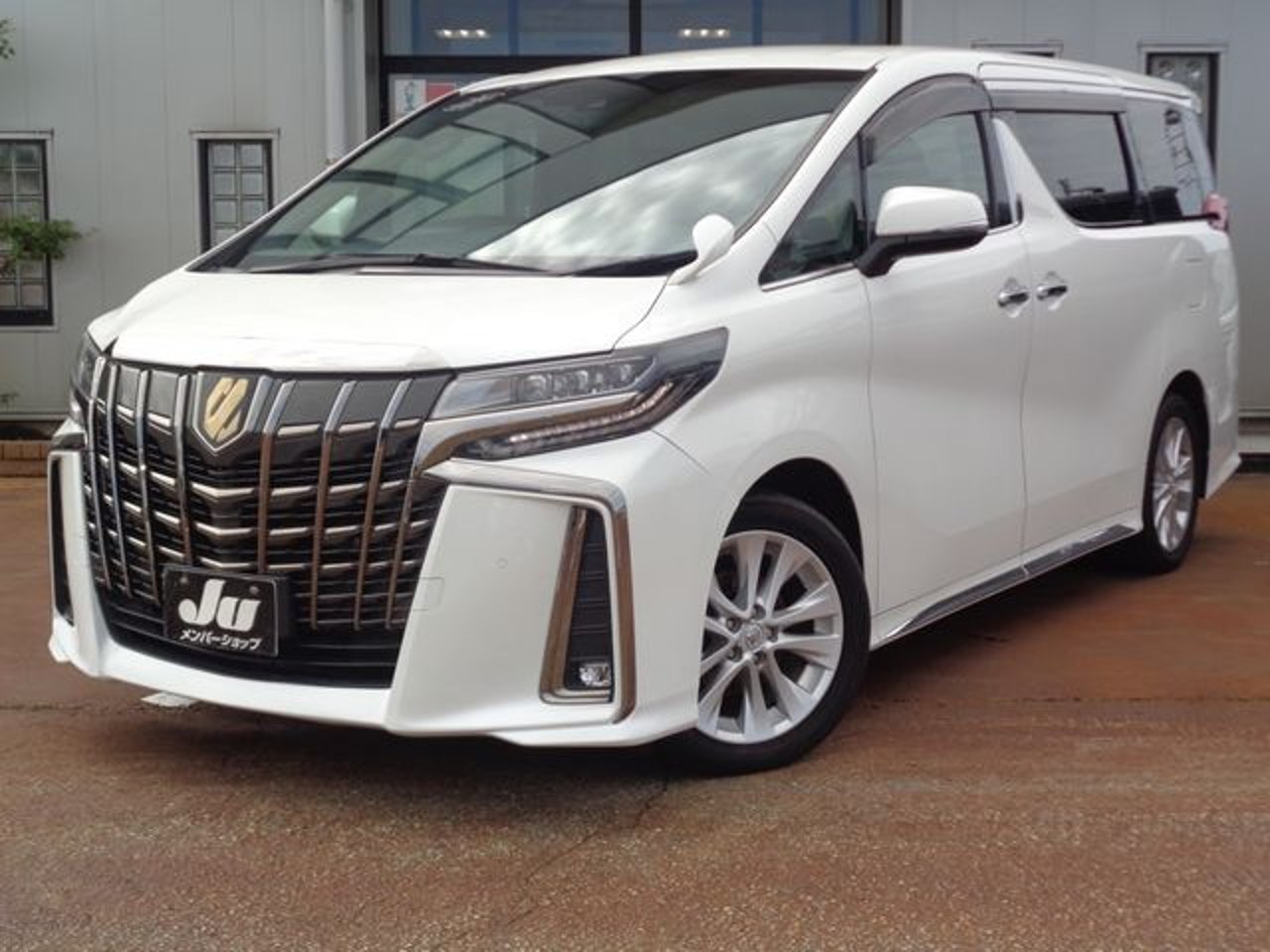 2022 Toyota Alphard, photo 1 of 1