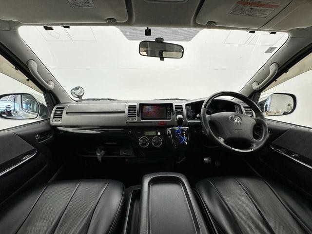 1101779A30260915W00111.jpg