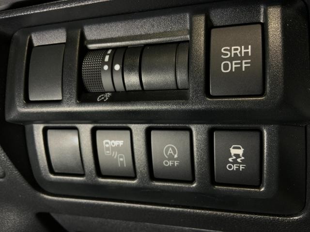 0504839A30260825W00219.jpg