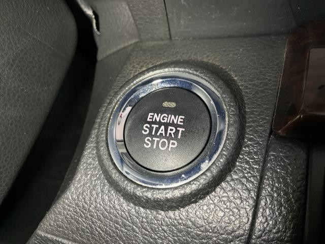 0504839A30260828W00618.jpg
