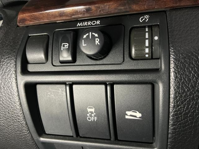 0504839A30260828W00619.jpg