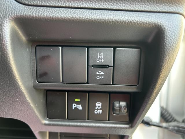 0303837A30261018W00204.jpg