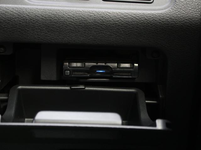0520046A30261007W00118.jpg