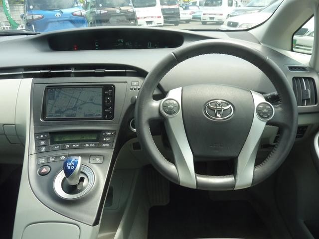 0561442A30260809W00106.jpg