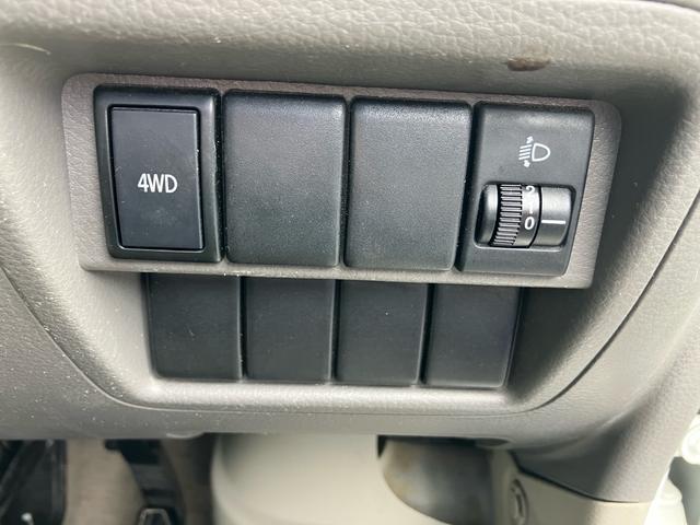 1030324A30260616W00204.jpg