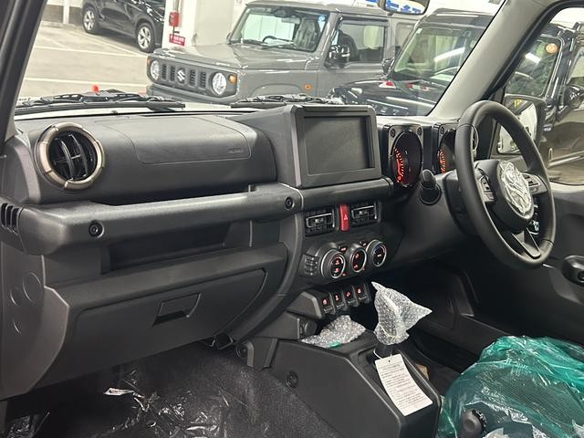 1021059A30260807W00118.jpg