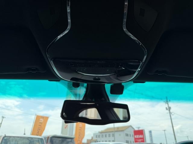 0903116A30260719W00112.jpg