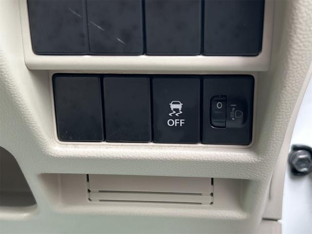 0404411A30260729W01106.jpg