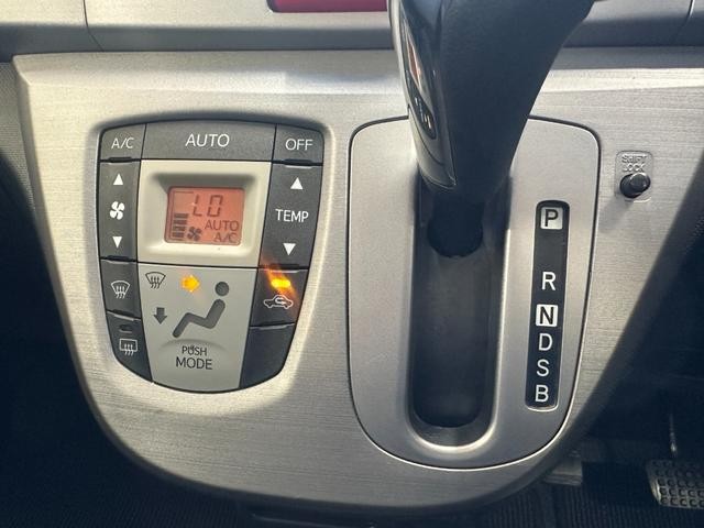 1001900A30260905W00208.jpg