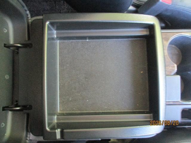 0802982A30260821W00114.jpg