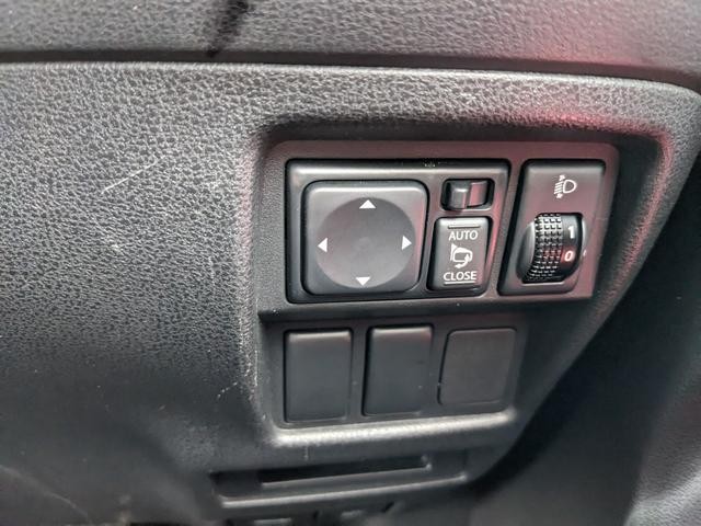 0902355A30260928W00818.jpg