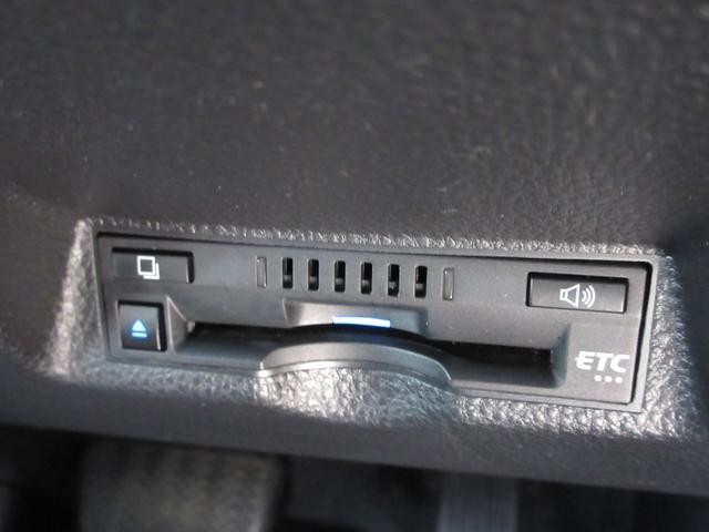 0541410A30261009W00212.jpg