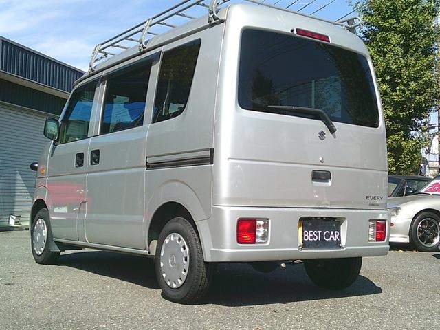 0560915A30261012W00103.jpg