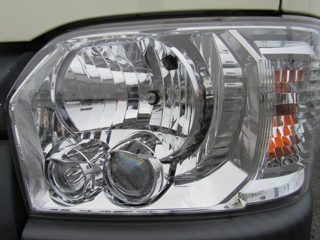 0505254A30260831W00113.jpg