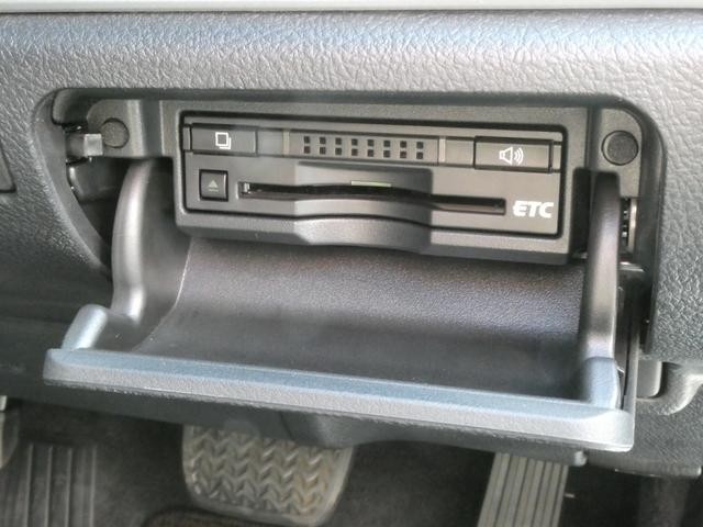 0560989A30260711W00319.jpg