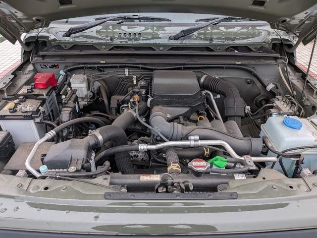 0561037A30260920W00118.jpg