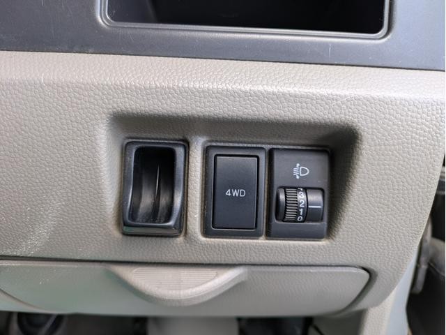 0300156A30261011W00218.jpg