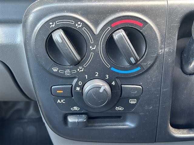 0840186A30260820W00504.jpg