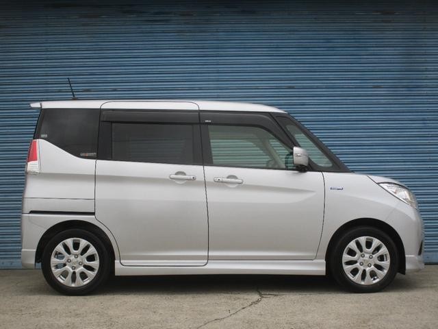 9031065A30261008W00106.jpg