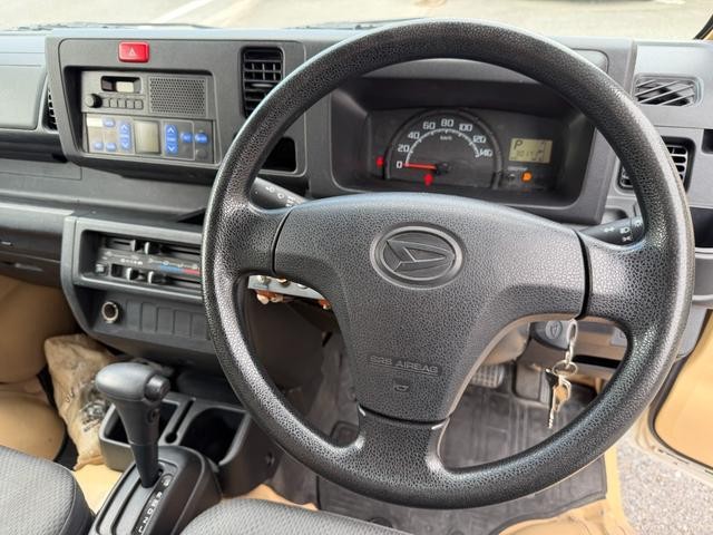0551436A30260607W00212.jpg