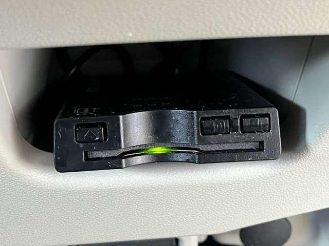 0551463A30260806W00102.jpg