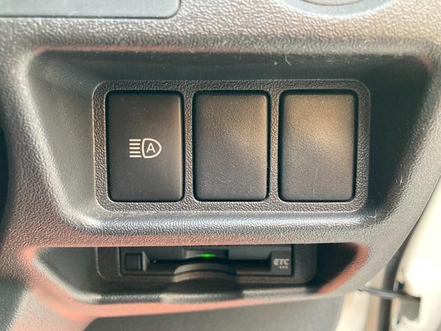 0801942A30260928W00117.jpg