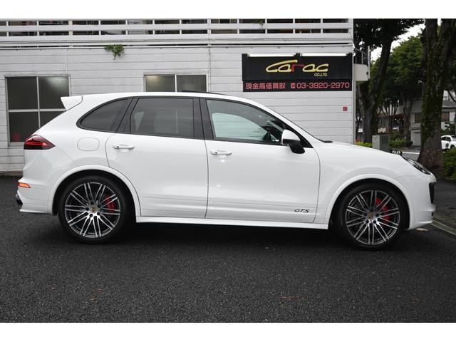 9571751A30260711W00103.jpg
