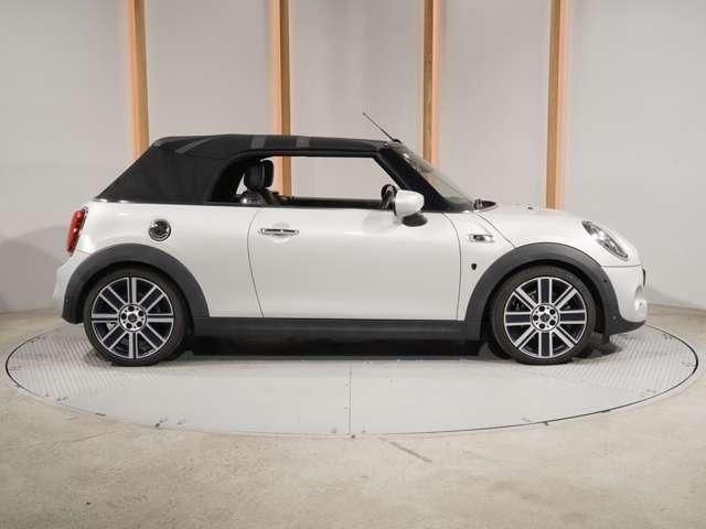 13fdab35fb3f7e516f23ea1fa5aa7e71.jpg