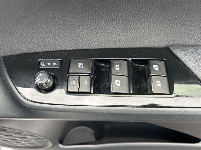 1100335A30260415W00510.jpg