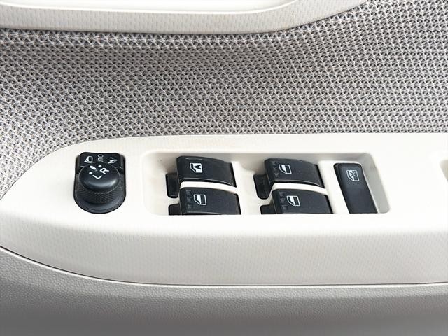 0803124A30261011W00108.jpg