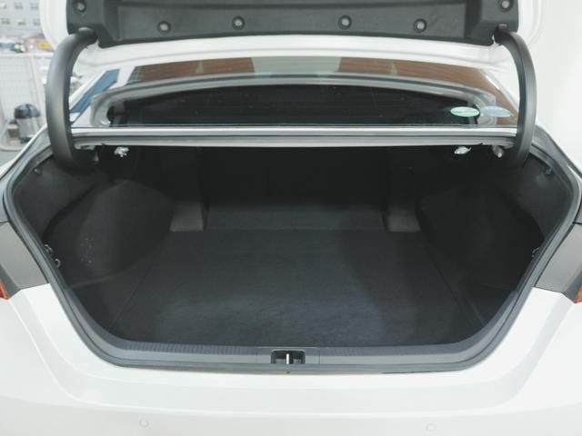 0561237A30260911W00110.jpg