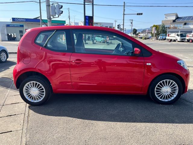 0902069A30260428W00610.jpg
