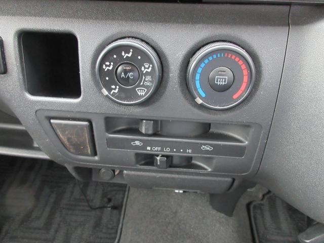 0600335A30251017W00105.jpg