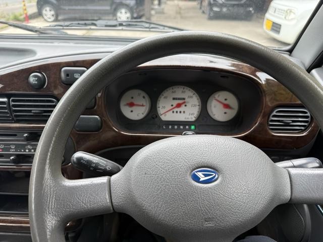 0904305A30260725W00106.jpg