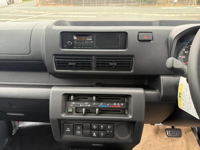 0600151A30260920W00212.jpg