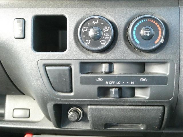 0802228A20251219G00412.jpg