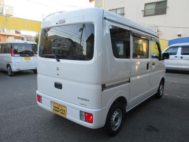 0703947A30260820W00112.jpg
