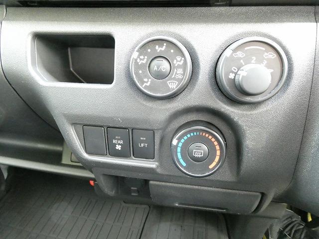 0560439A30260702W00517.jpg