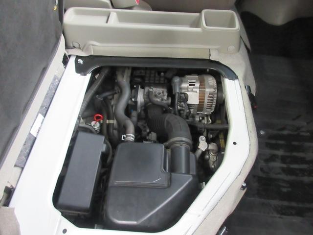 0703947A30261005W00103.jpg