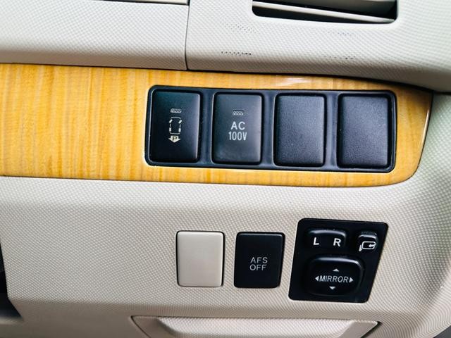 0404352A30260917W00216.jpg