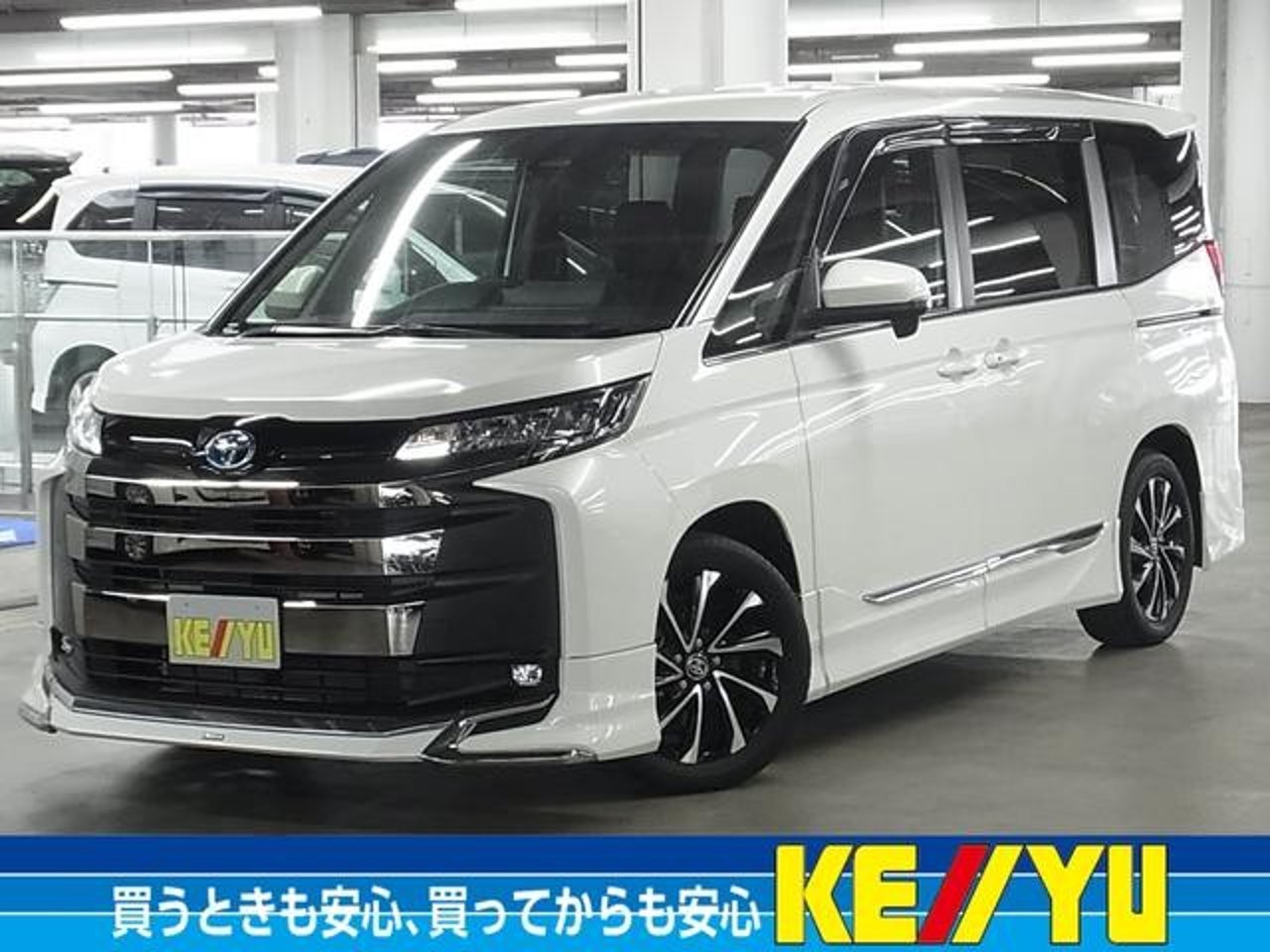 2024 Toyota Noah, photo 1 of 2