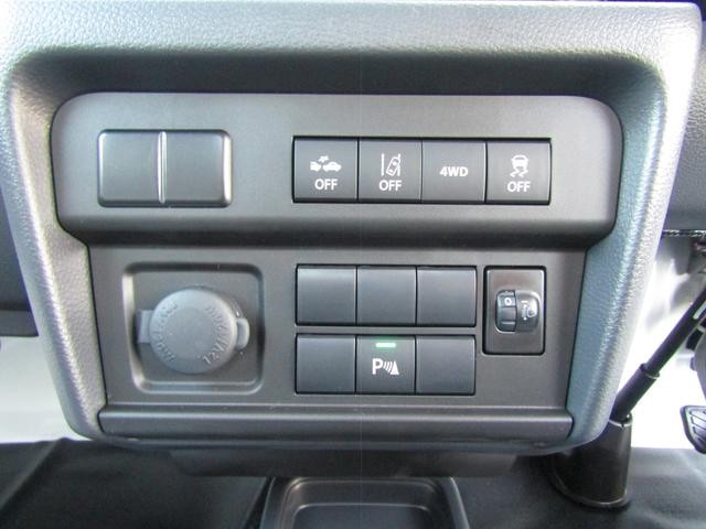 0510272A30261012W00217.jpg